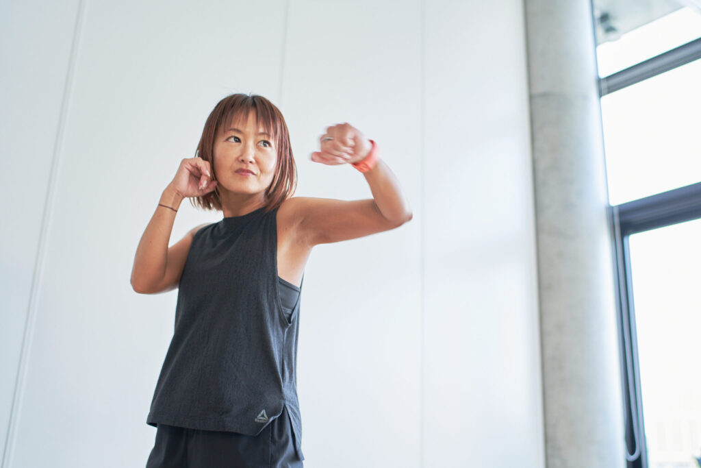 楽しく体力アップ!<第5回> 格闘技エクササイズ 全身コンビネーション上級編